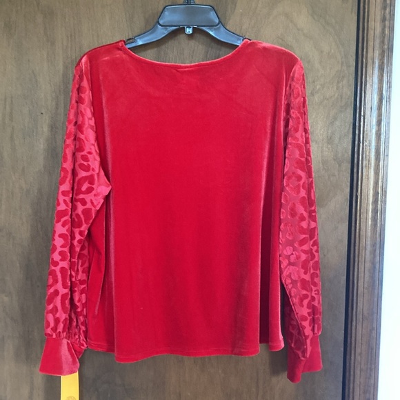 3/$45 Ruby rd velvet red top with abstract animal print leopard print sleeves PL - Picture 11 of 17